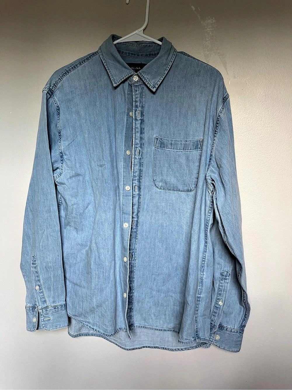 Abercrombie & Fitch Men's Denim Button Down Shirt Blue Medium NWOT